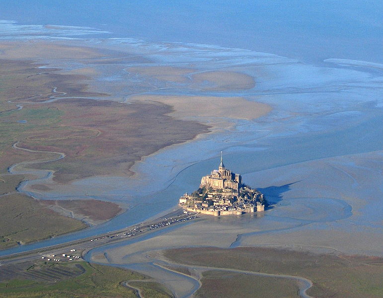 ภาพถ่ายทางอากาศของ Mont Saint Michel (จาก Wikipedia)