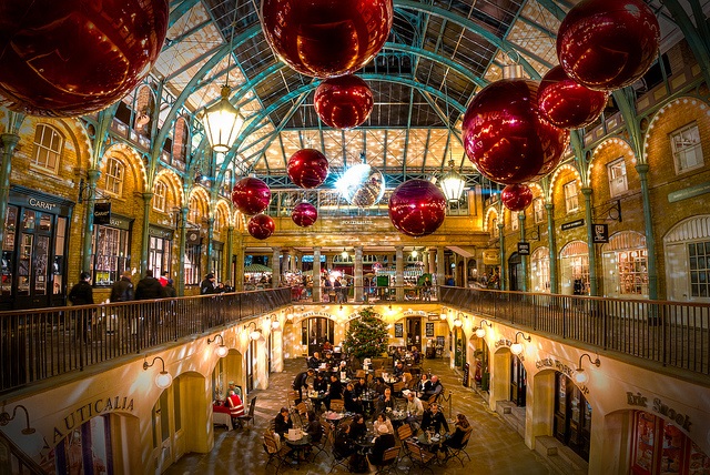 ตลาด Covent Garden ช่วงคริสต์มาส (ภาพโดย Timothy Selvage)