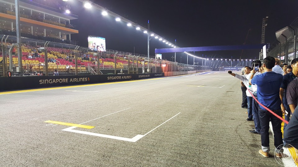 F1 Singapore Night Race Walk