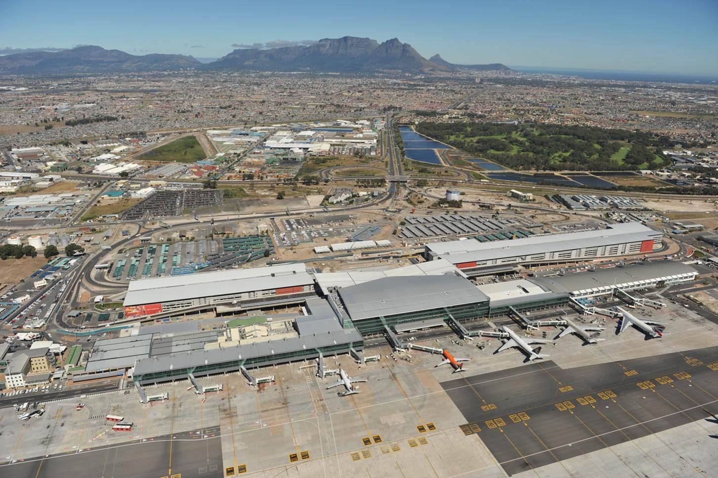 ภาพจาก Facebook Cape Town Airport
