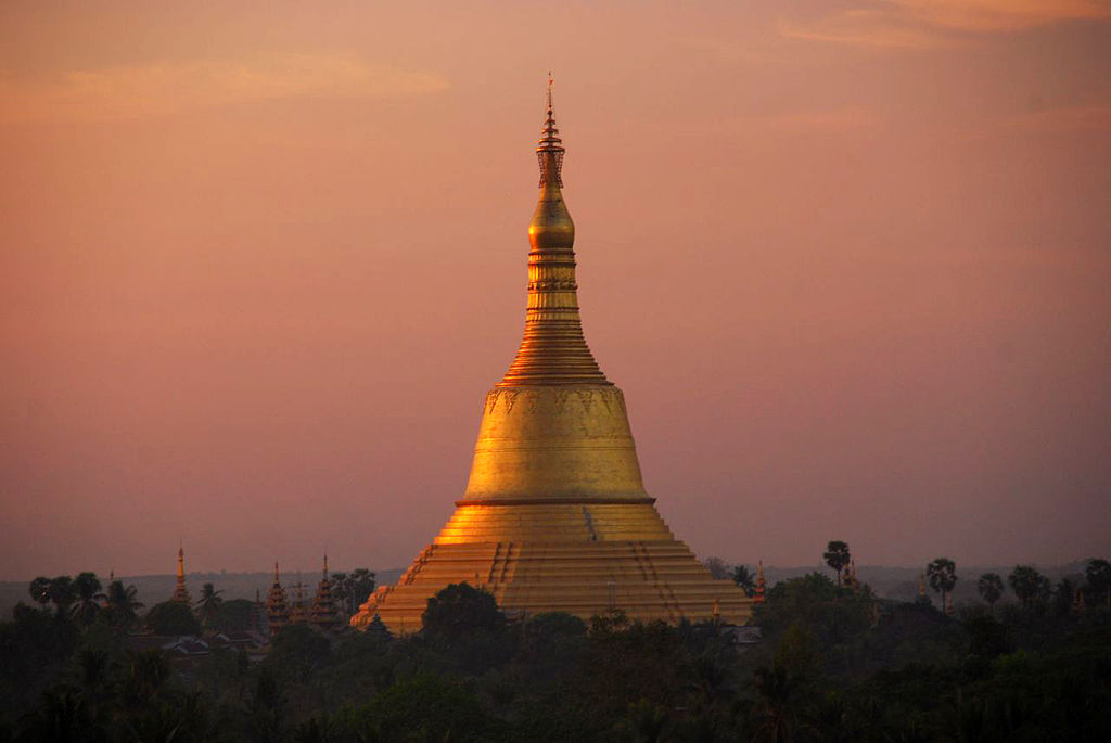 ที่เที่ยว พม่า: เจดีย์ชเวมอดอ หงสาวดี (ภาพโดย Hintha/Wikipedia)