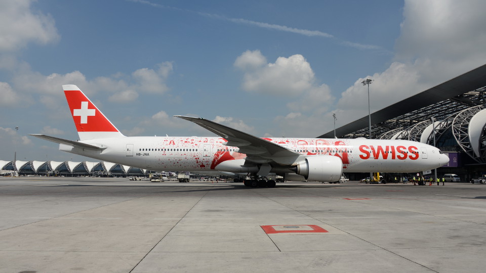 SWISS Boeing 777-300ER ที่สนามบินสุวรรณภูมิ