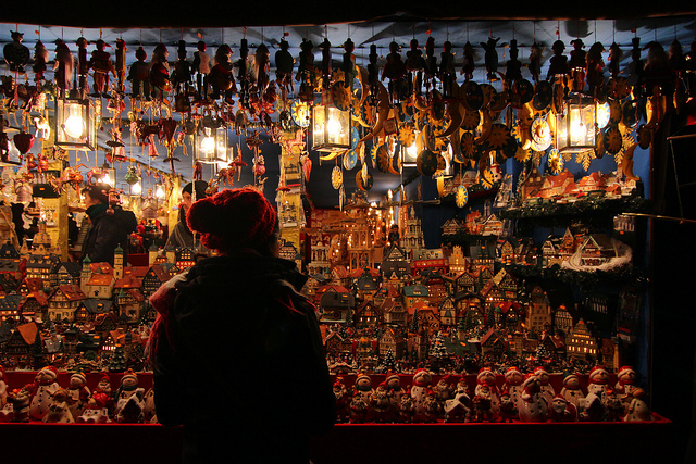 ตลาดคริสต์มาสที่ Nuremberg ภาพโดย Andy L / Flickr