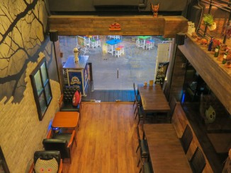ร้านอาหาร The Owl Restaurant and Bar (ฮ.นกฮูก) ลาดพร้าว