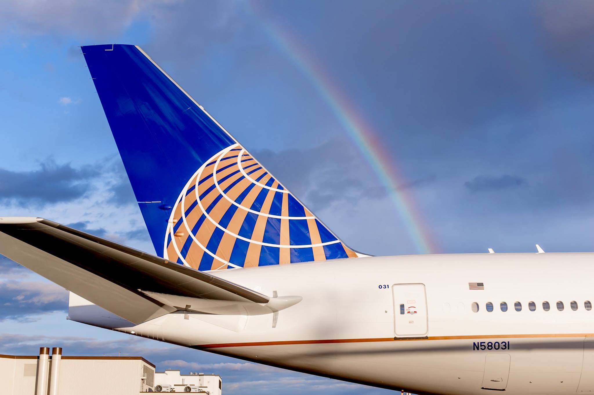 ดราม่ายุติ United Airlines ยอมจ่ายค่าเสียหายผู้โดยสารที่ถูกลากลงจากเครื่อง